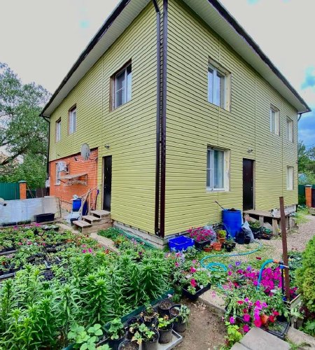 Продается дом с участком