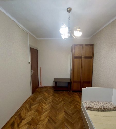 Продается  комната в 3-х к. кв.
