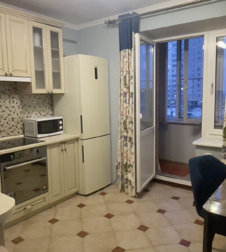 1-к. кв., евроремонт, ж/д 10 мин